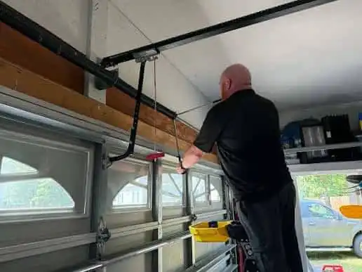 Garage door maintenance technician in Charlotte, NC